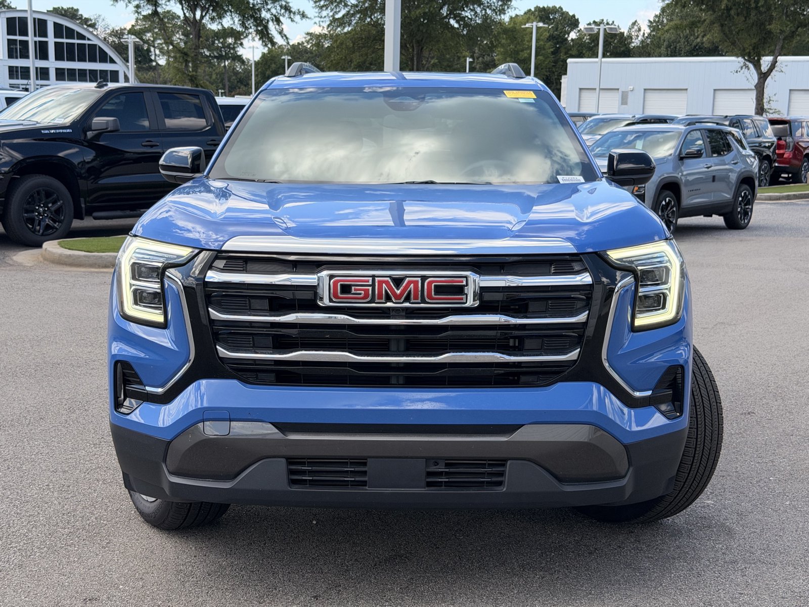 Used 2025 GMC Terrain Elevation w/ Elevation Premium Package AWD/4WD image 6