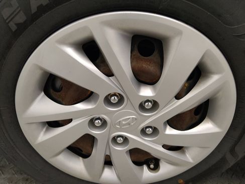 Used 2020 Hyundai Elantra SE FWD image 31