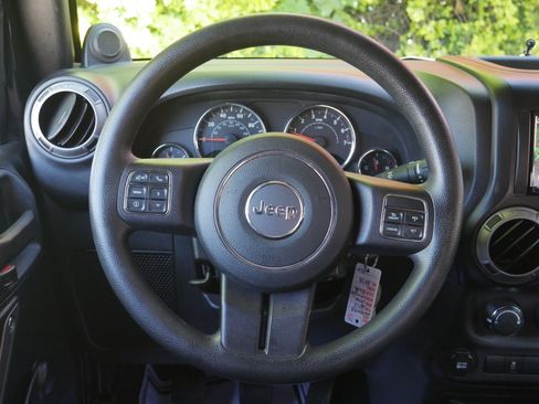 Used 2013 Jeep Wrangler Sport AWD/4WD image 5