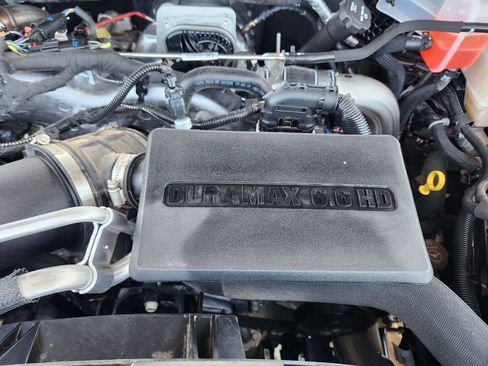 Used 2025 Chevrolet Silverado 2500 Custom w/ Custom Value Package image 30