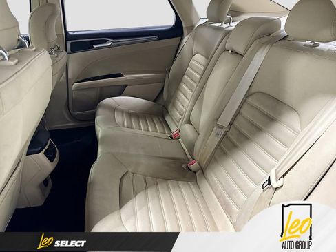 Used 2013 Ford Fusion SE FWD image 22