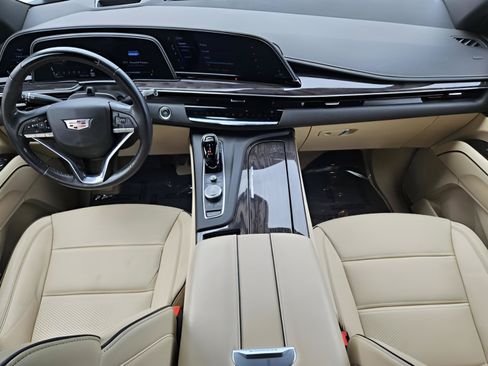 Used 2022 Cadillac Escalade Premium Luxury RWD image 18