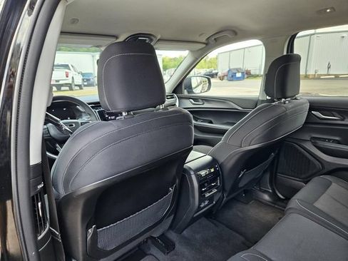 Used 2024 Jeep Grand Cherokee L Laredo RWD image 21