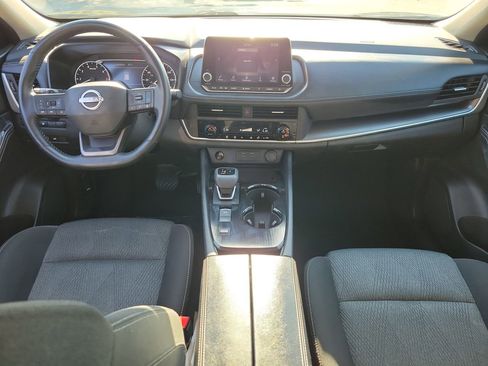 Used 2025 Nissan Rogue SV image 12