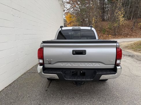 Used 2022 Toyota Tacoma SR5 image 19