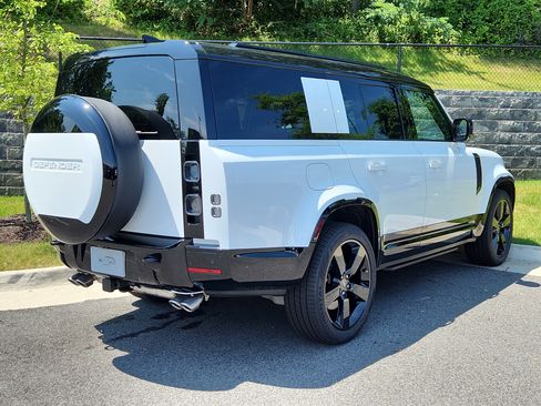 New 2025 Land Rover Defender 130 V8 image 2