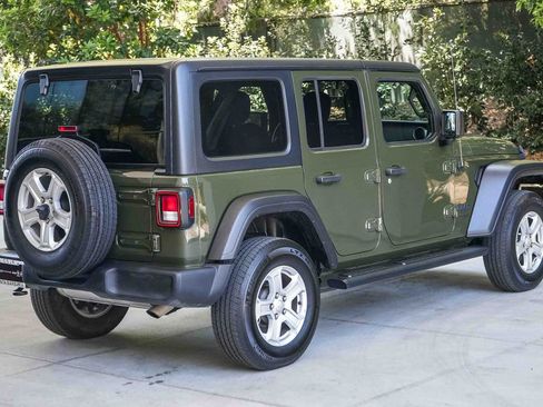Used 2022 Jeep Wrangler Unlimited Sport AWD/4WD image 6