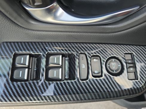 Used 2025 Honda Pilot Sport image 28