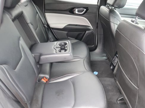 Used 2025 Jeep Compass Limited image 14