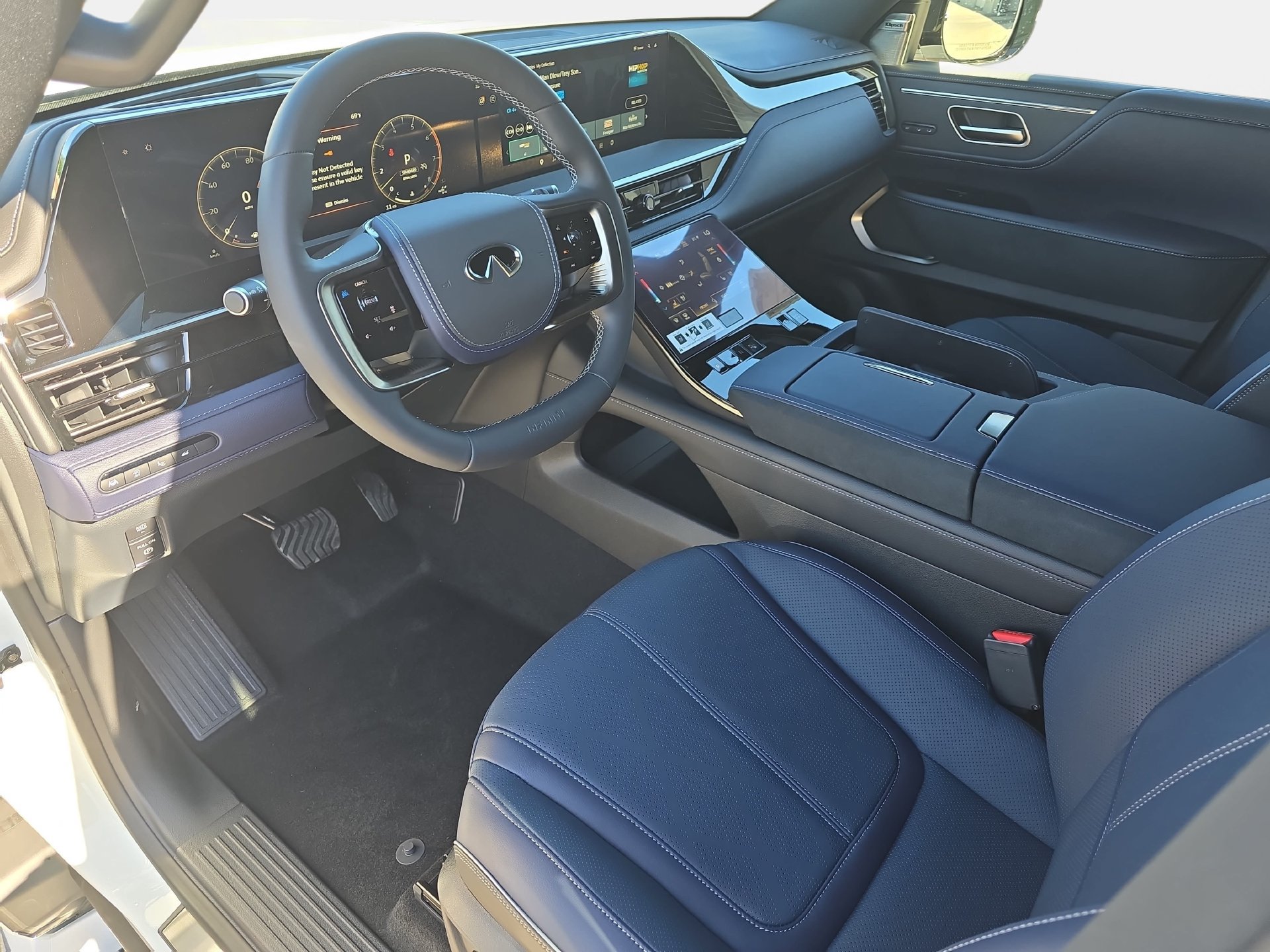 New 2026 INFINITI QX80 4WD image 16