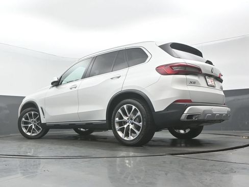 Used 2019 BMW X5 xDrive40i w/ Premium Package 2 AWD/4WD image 32