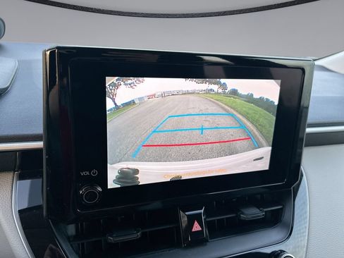 Used 2025 Toyota Corolla LE FWD image 22