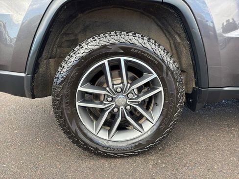 Used 2018 Jeep Grand Cherokee Limited w/ Luxury Group II AWD/4WD image 8