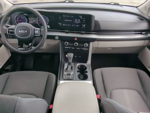 Used 2023 Kia Carnival LX FWD image 13