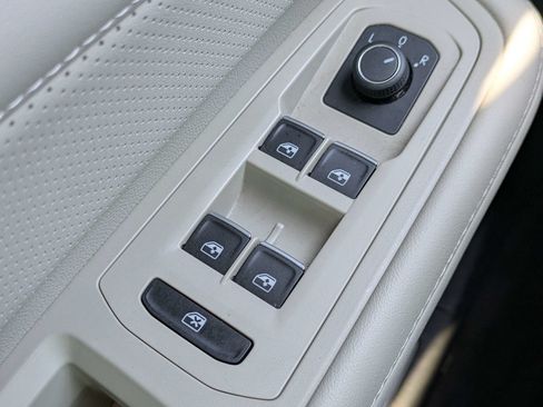 Used 2024 Volkswagen Atlas SE FWD image 28