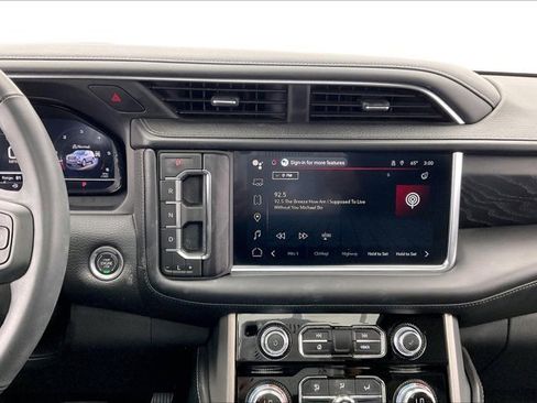 Used 2024 GMC Yukon Denali image 5