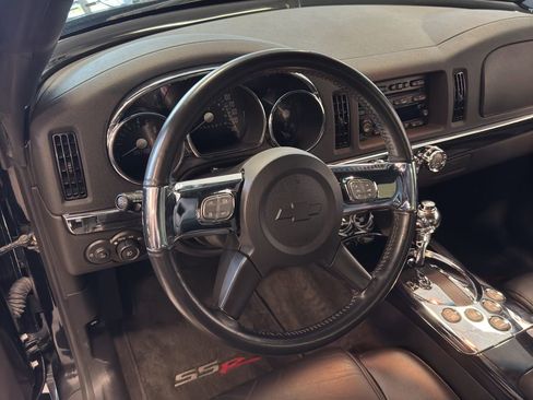 Used 2006 Chevrolet SSR w/ Preferred Equipment Group image 14