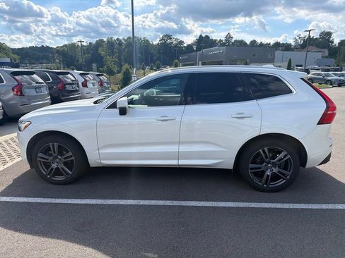 Used 2020 Volvo XC60 T5 Momentum w/ Protection Package AWD/4WD image 4