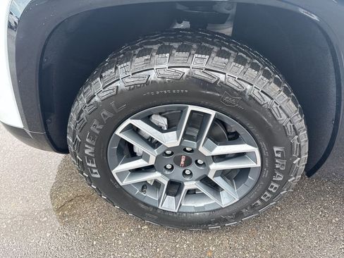 New 2026 GMC Terrain AT4 w/ Technology Package II image 38