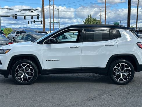 Used 2025 Jeep Compass Limited AWD/4WD image 8