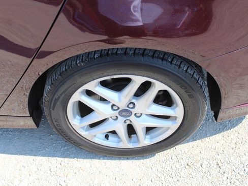 Used 2013 Ford Fusion SE FWD image 9