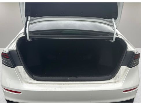 Used 2024 Honda Accord EX image 17