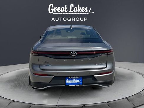 Used 2023 Toyota Crown Platinum image 4