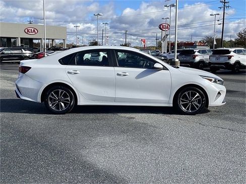 Used 2023 Kia Forte LXS image 8