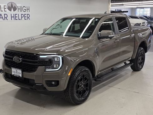 Used 2025 Ford Ranger Lariat w/ Black Appearance Package AWD/4WD image 14