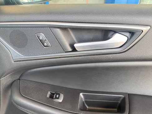 Used 2024 Ford Edge SE AWD/4WD image 5