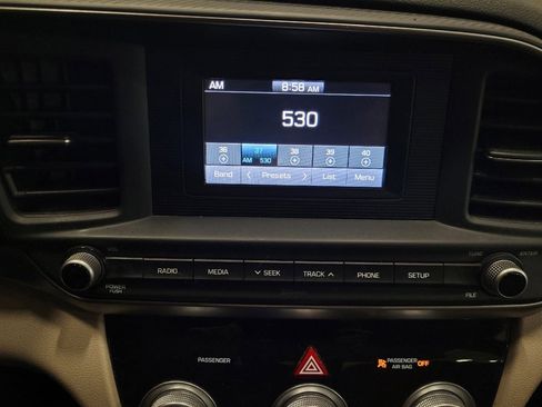 Used 2019 Hyundai Elantra SE image 25