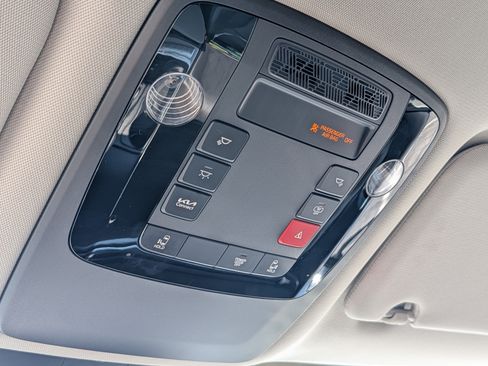 Certified 2026 Kia Carnival FWD image 32
