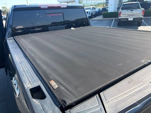 Used 2022 GMC Sierra 1500 SLT AWD/4WD image 16