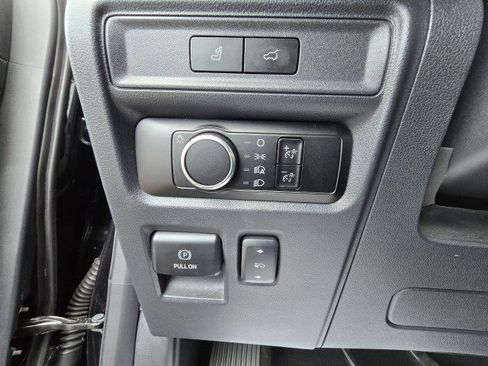 Used 2024 Ford Expedition Max XLT image 22