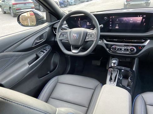 Used 2024 Buick Envista Sport Touring image 13