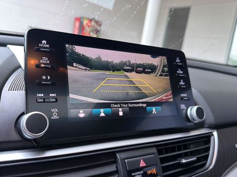 Used 2018 Honda Accord Touring image 26