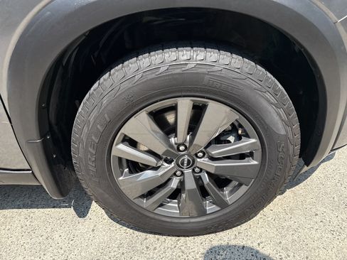 Used 2022 Nissan Pathfinder SV FWD image 12