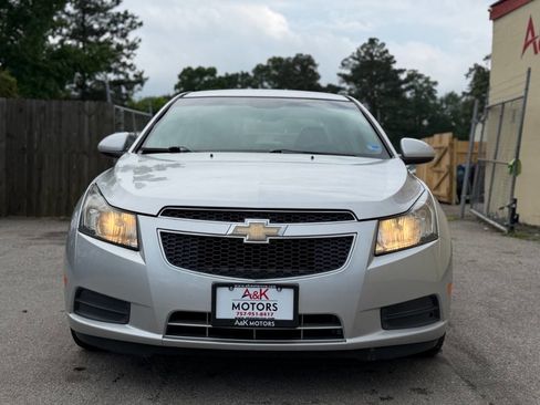 Used 2011 Chevrolet Cruze LT FWD image 3