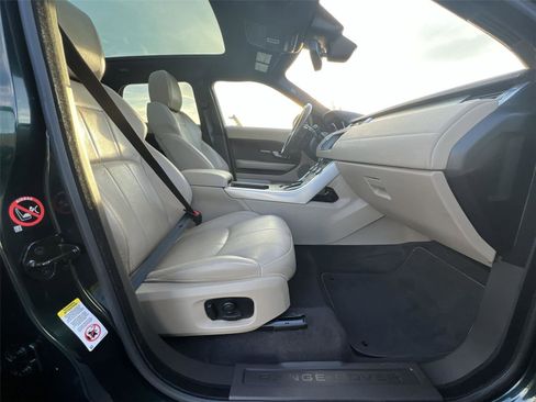 Used 2016 Land Rover Range Rover Evoque SE Premium image 24