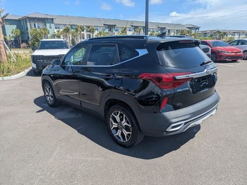 Used 2021 Kia Seltos EX image 4