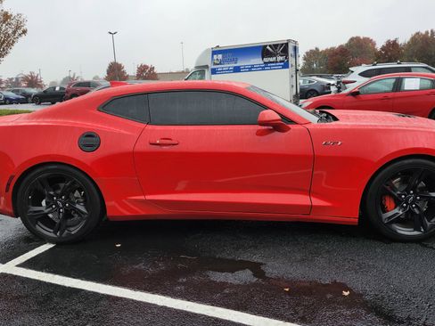 Used 2022 Chevrolet Camaro LT image 12