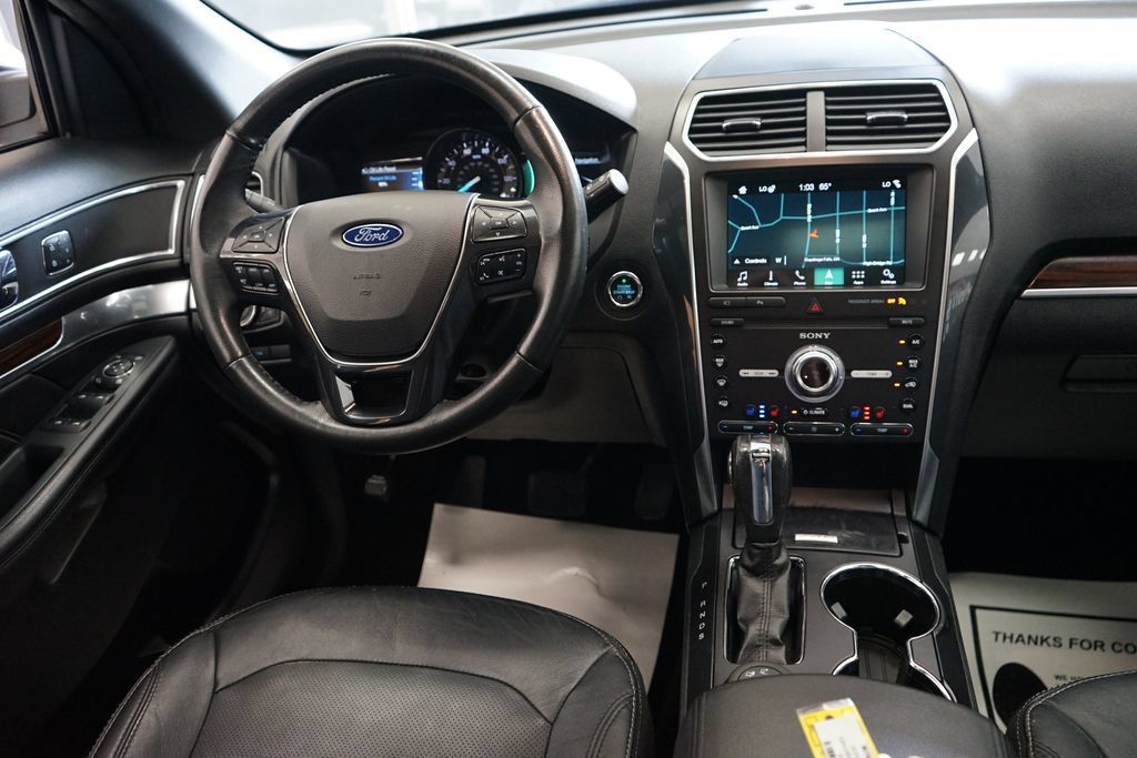 Used 2019 Ford Explorer Limited w/ Class III Trailer Tow Package AWD/4WD image 12