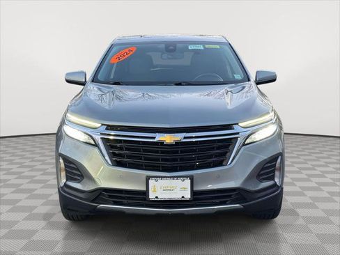 Used 2024 Chevrolet Equinox LT image 2