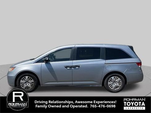 Used 2016 Honda Odyssey LX image 2