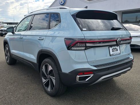 New 2025 Volkswagen Taos SE image 6