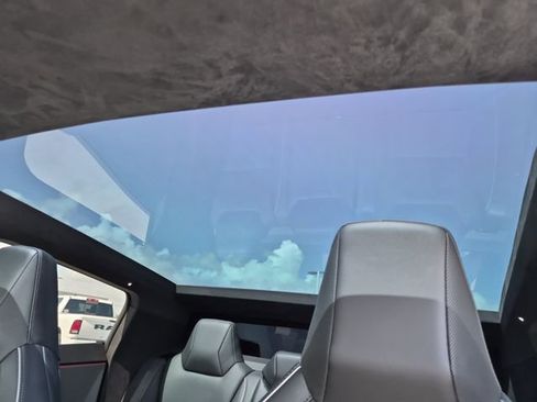 Used 2024 Tesla Cybertruck AWD Crew Cab image 21