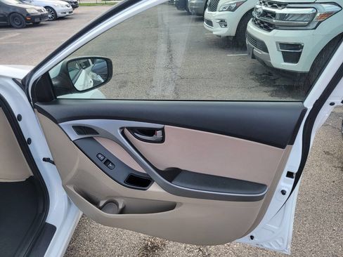 Used 2016 Hyundai Elantra SE w/ Option Group 02 image 25