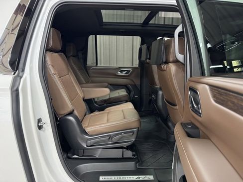 Used 2023 Chevrolet Suburban High Country w/ Advanced Technology Package image 10