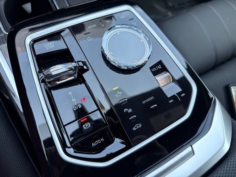 New 2026 BMW i7 xDrive60 AWD/4WD image 24
