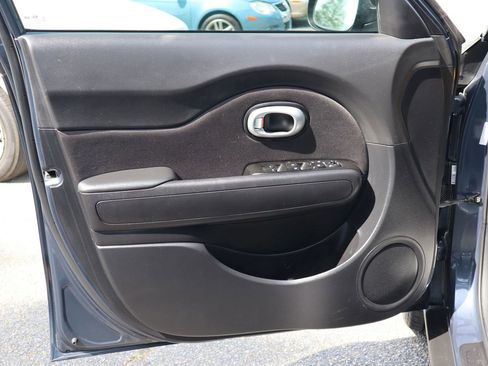 Used 2016 Kia Soul + FWD image 7